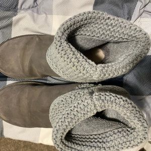 UG Shaina boots in charcoal